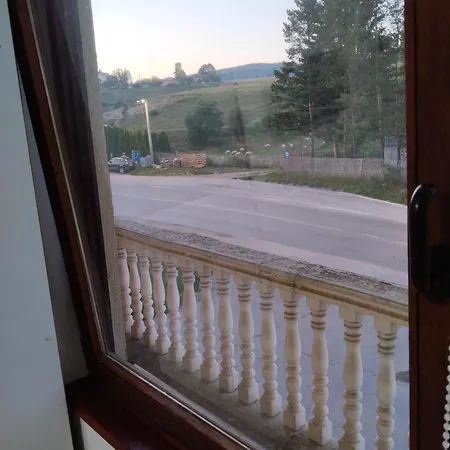 Topsan Prenociste 公寓 Sokolac (East Sarajevo)